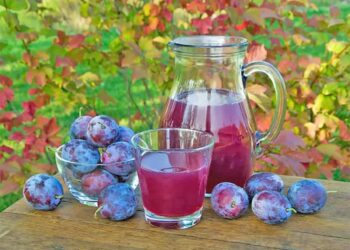 How to Prepare Prune Juice at Home