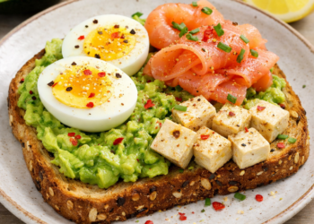 Low Sugar Breakfast Ideas, Avocado Toast with Protein